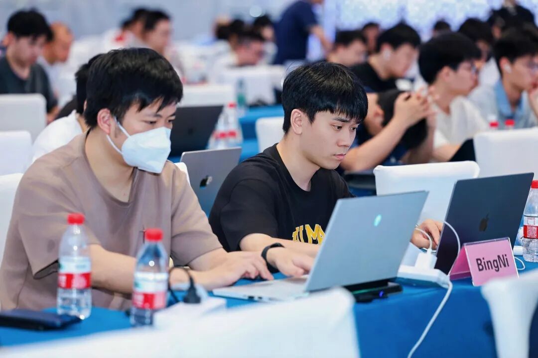 上站 Hackathon 现场照片 01