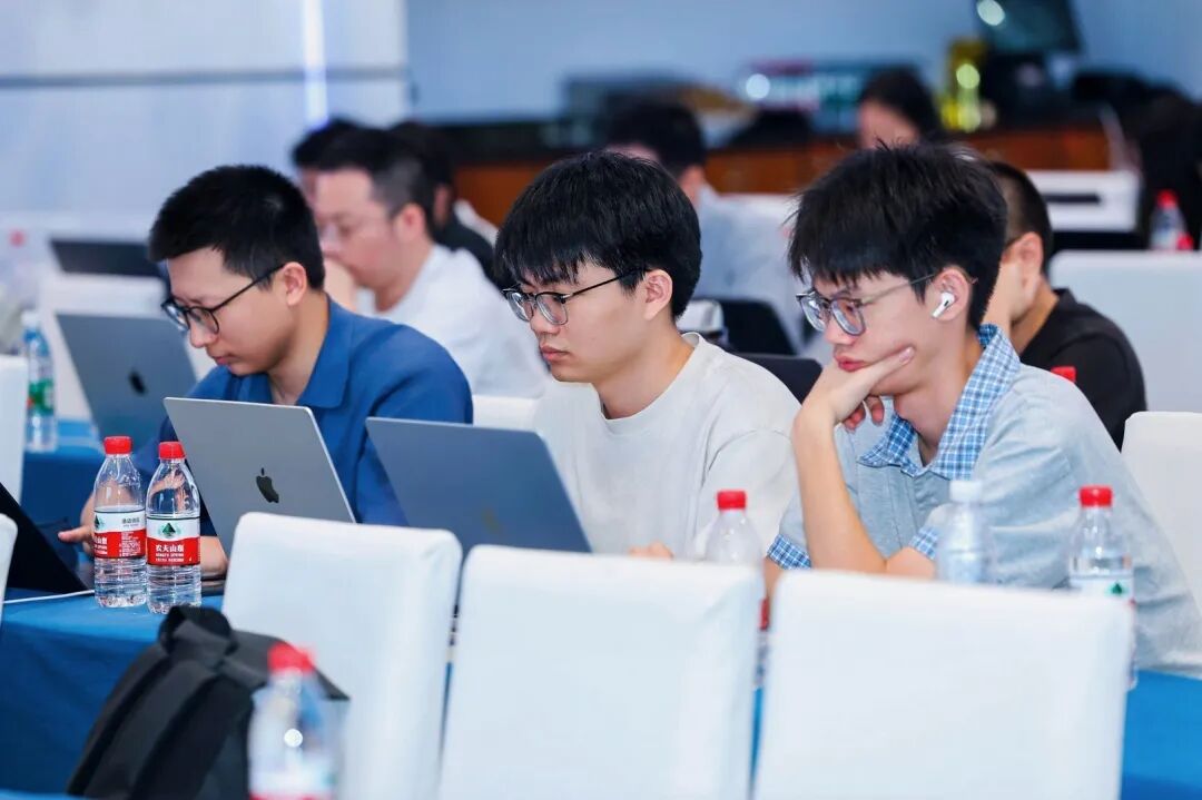 上站 Hackathon 现场照片 03
