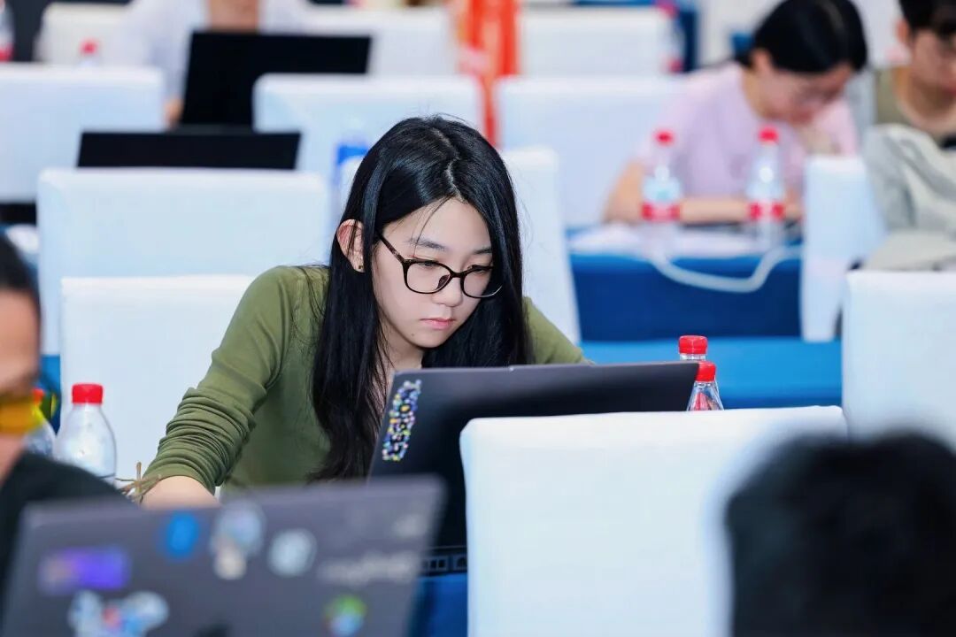 上站 Hackathon 现场照片 04