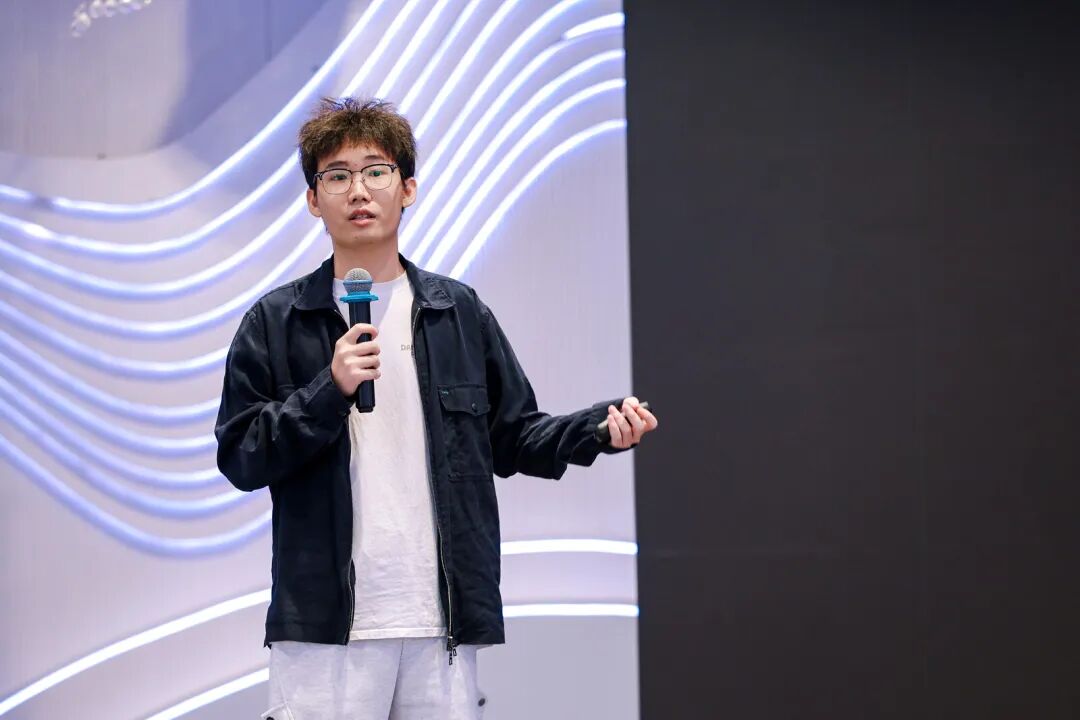 空弦在年终分享交流会现场